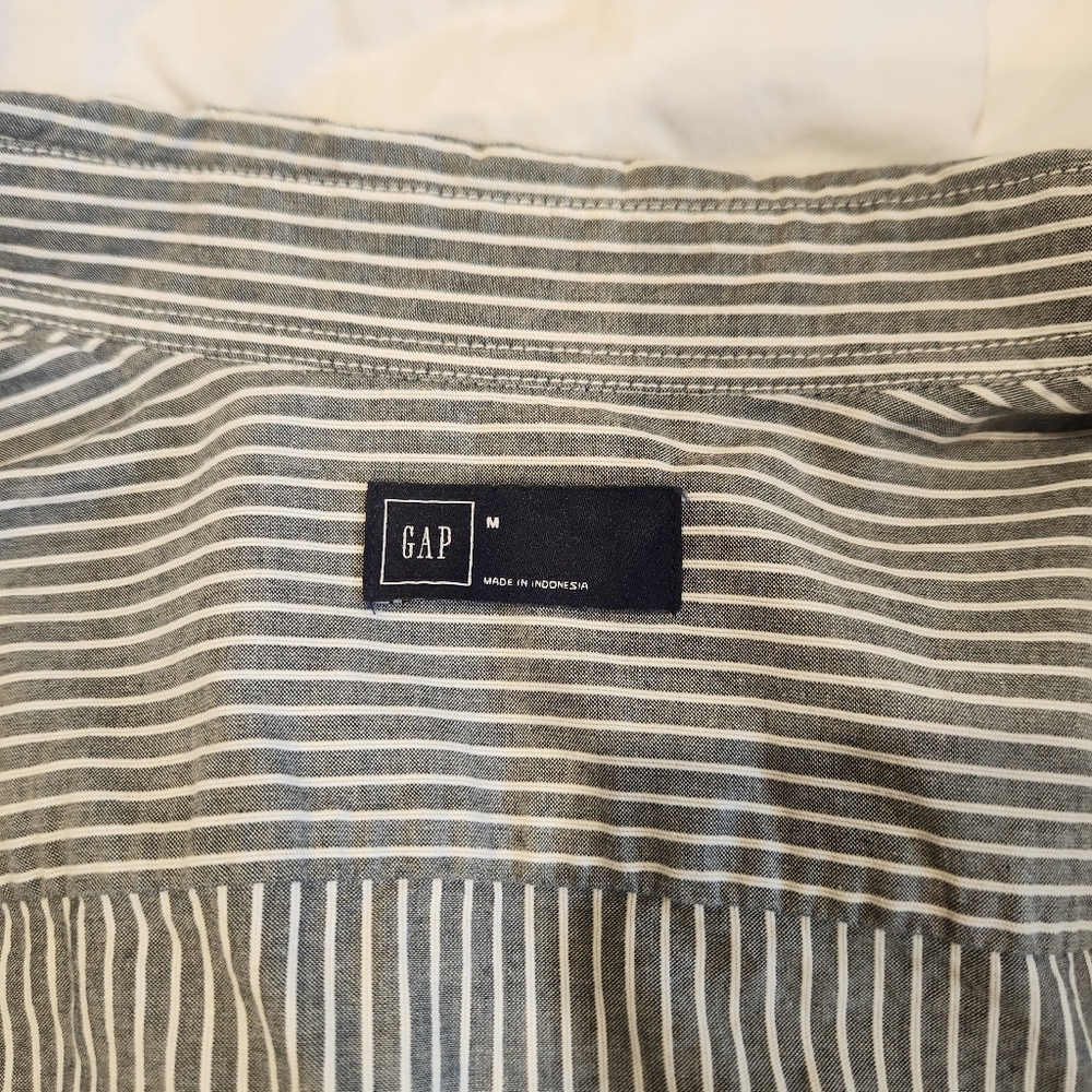 Mens Gap Button Down Size Medium - Picture 10 of 10